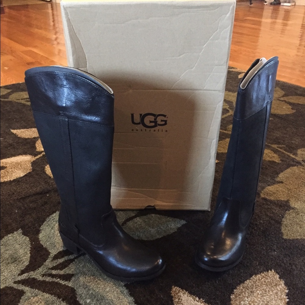 UGG black boots never wore